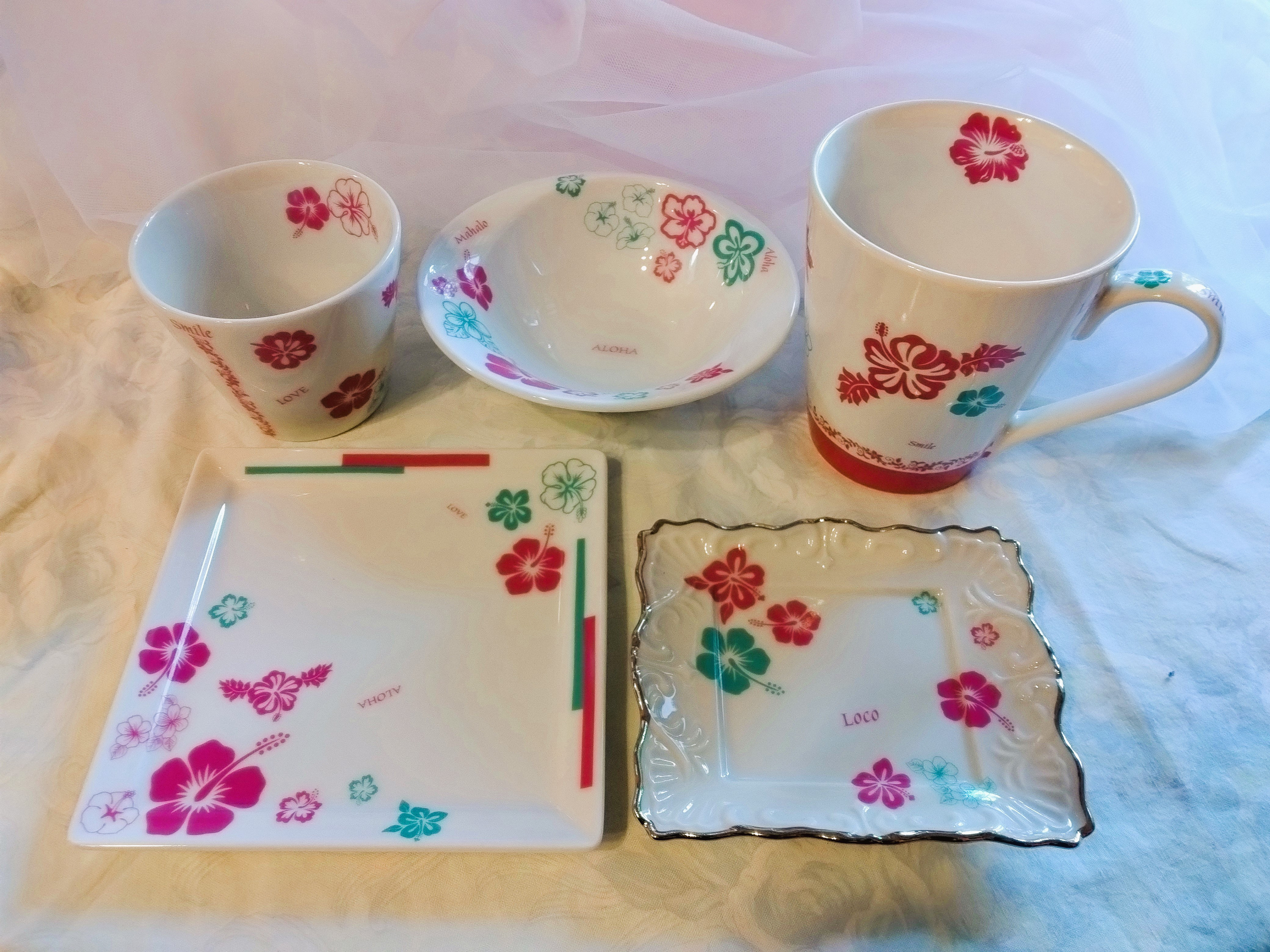 【ハイビスカス・ピンク柄食器☆5点セット】マグカップ/フリーカップ/銘々皿/ボール小鉢/デコ小皿