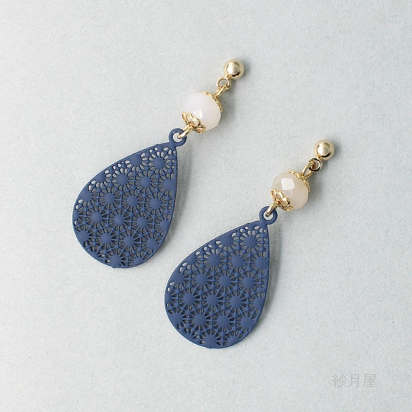 組子模様のドロップチャーム・ピアス☆ネイビーブルー☆フックピアス  