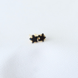 ブラックスピネルの☆星ピアス（5mm） 3枚目の画像