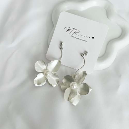 結婚式 ウェディング ブライダル シルバー メタルフラワー ピアス