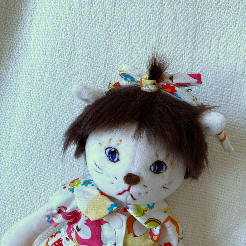 レトロなかつらを被ったねこちゃん ぬいぐるみ deg.doll 通販 15903814
