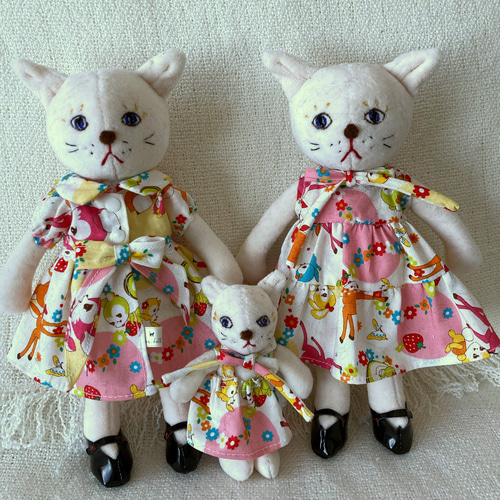 レトロなかつらを被ったねこちゃん ぬいぐるみ deg.doll 通販 15903814