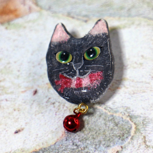 ブローチ 黒猫 横顔 レジン ブローチ黒猫横顔レジン