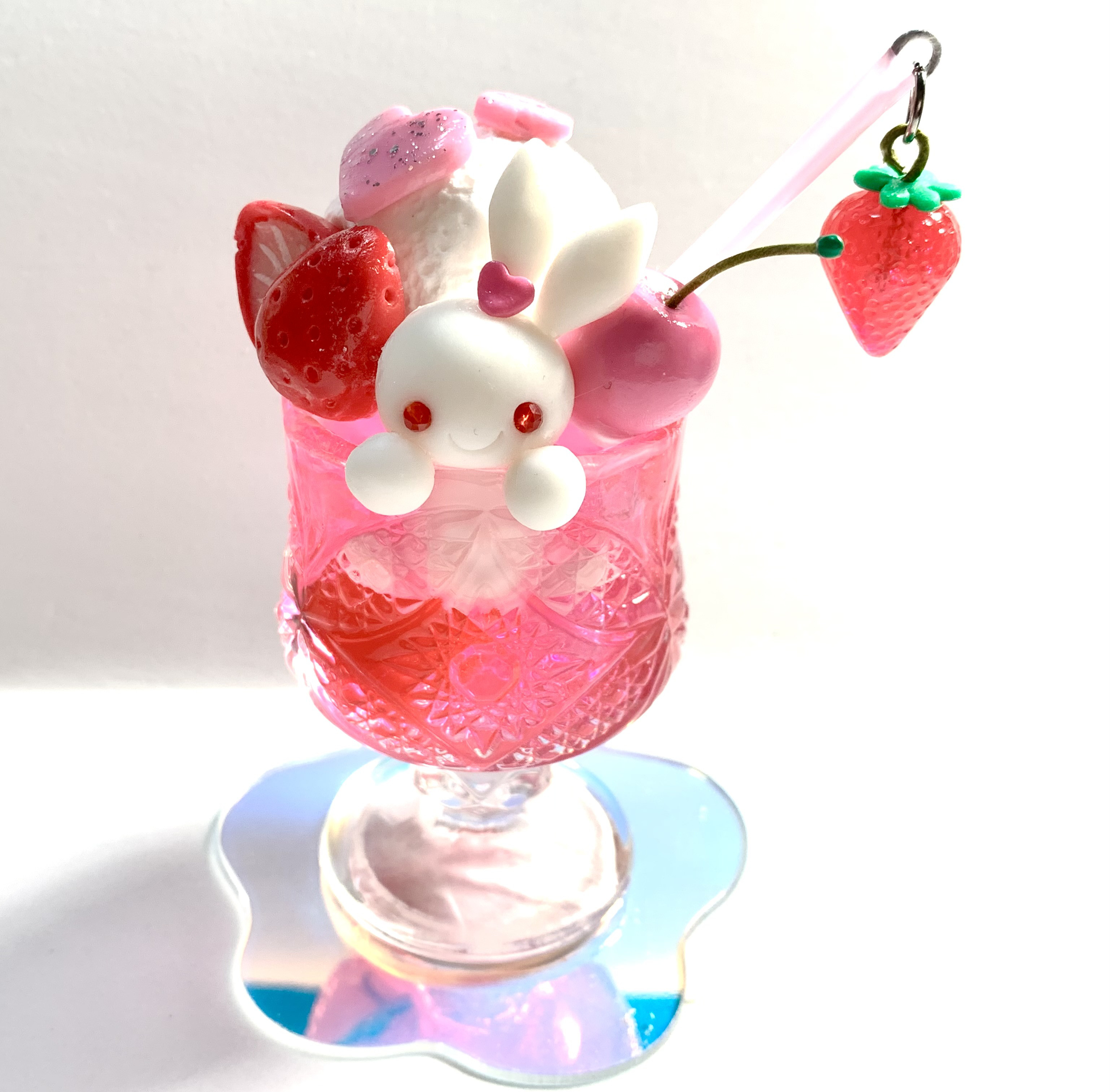 ☆うさぎちゃんの苺クリームソーダ(受注生産) 樹脂粘土 パフェ