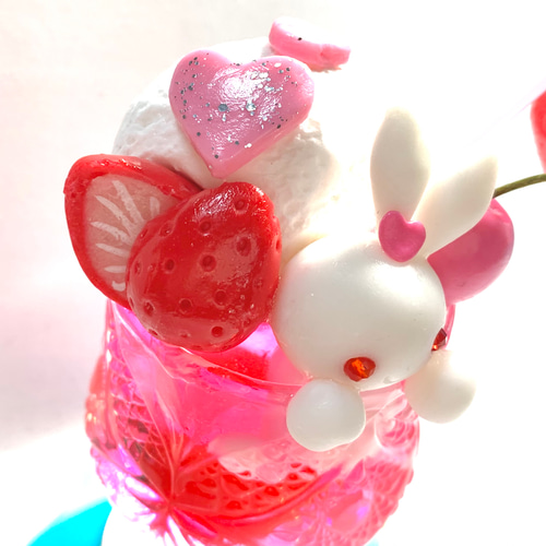 ☆うさぎちゃんの苺クリームソーダ(受注生産) 樹脂粘土 パフェ