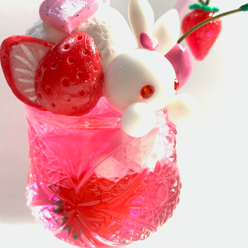 ☆うさぎちゃんの苺クリームソーダ(受注生産) 樹脂粘土 パフェ