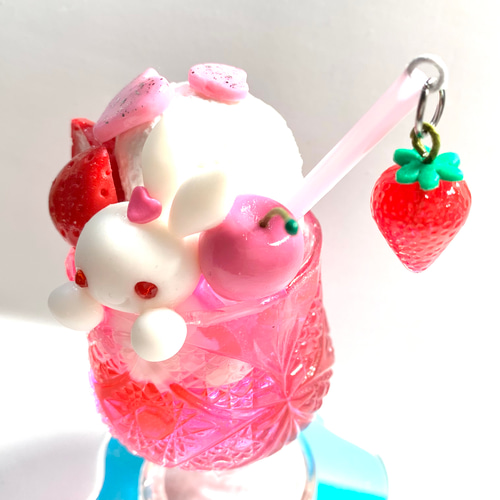 ☆うさぎちゃんの苺クリームソーダ(受注生産) 樹脂粘土 パフェ
