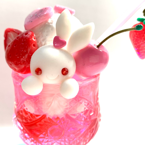 レア❗️キティ アイスクリームポーチ パフェ ラミネート生地 ピンク スイーツ プリンセスないちごスイーツを販売するキッチンカー「プリンセス