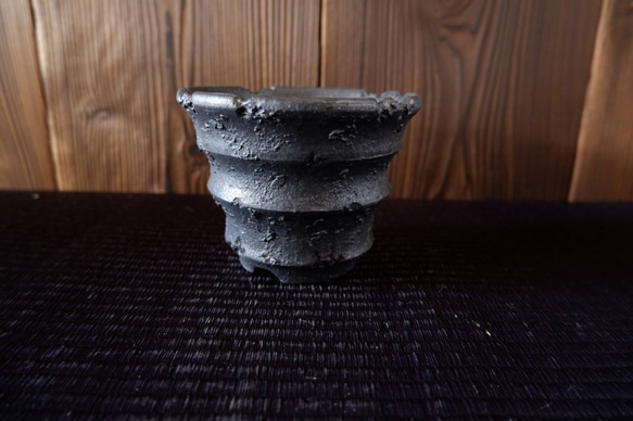 4号鉄砂黒鉢１　塊根植物　多肉植物　コーデックス　植木鉢　沖縄 3枚目の画像