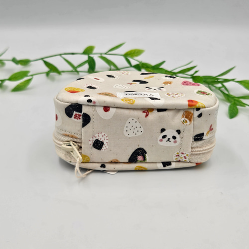 撥水ラミネート】ミニサイズのシェル型ポーチNo.5、6 おにぎりパンダ