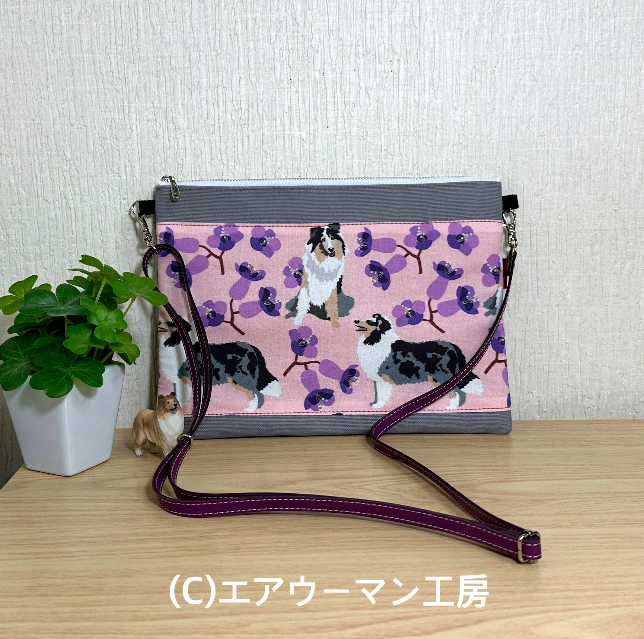 ラフコリー（ブルーマール）の輸入生地とグレイの８号帆布で作った２６ｃｍファスナーのサコッシュ（肩紐は合皮）