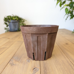 【リメイク鉢】スリット鉢4号　テラコッタ風リメイク　チョコレートブラウン　植木鉢　プランター 1枚目の画像