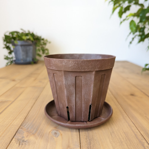 ご購入品　リメイク鉢　4号ふっくら丸鉢 緑の中でお昼寝うさぎさん おみつさまリメイク鉢 4号ふっくら丸鉢 ローズリースでおねむな