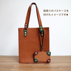 姫路レザー シックなカラーの自立するハンドバッグ 5枚目の画像