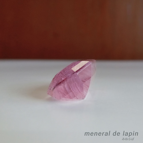 ルチルクンツァイト ルース 25.2カラット 天然石 mineral de lapin