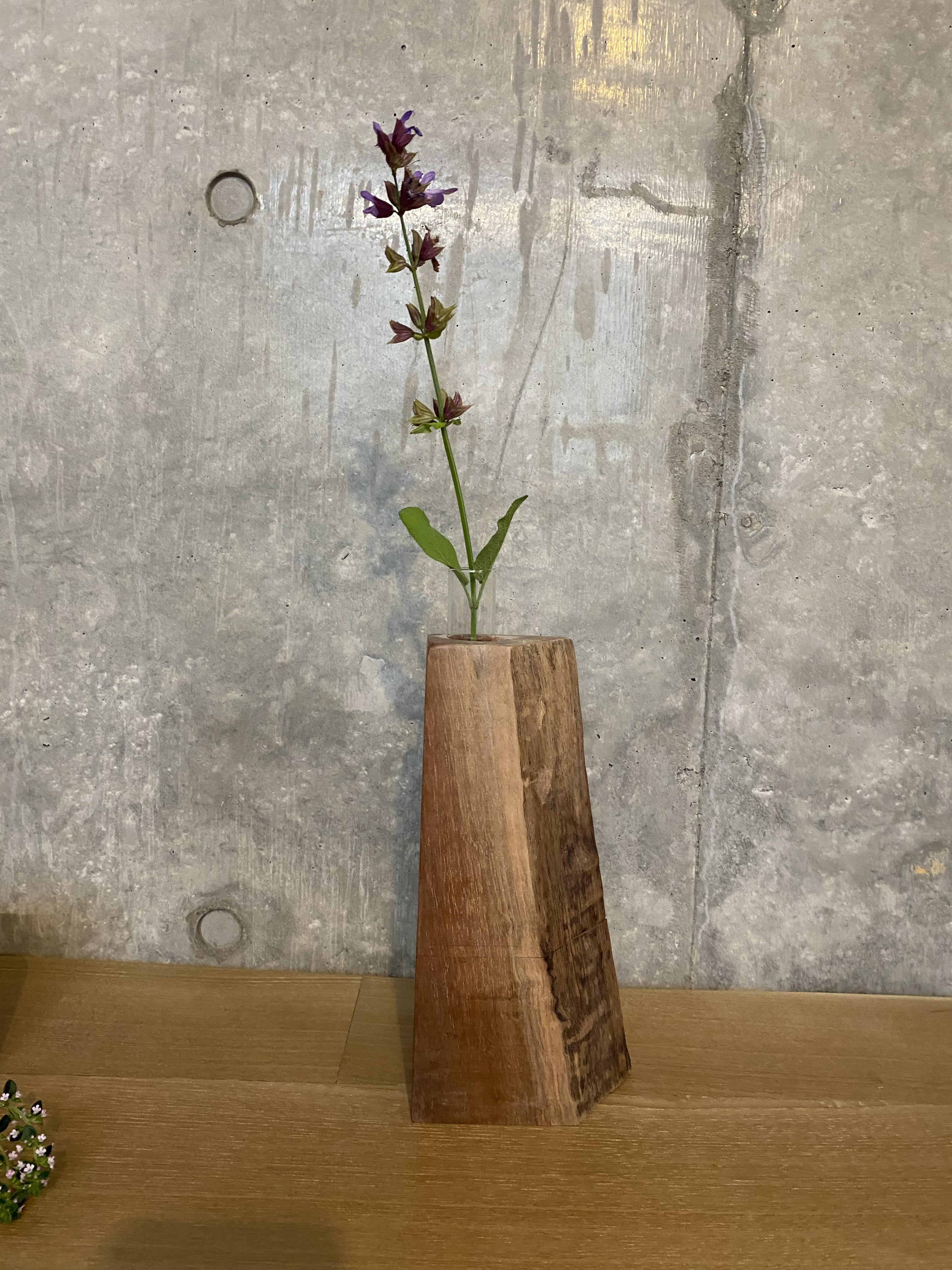flowervase#3＿ミズナラの端材から生まれた一輪挿し 一輪挿し・花瓶