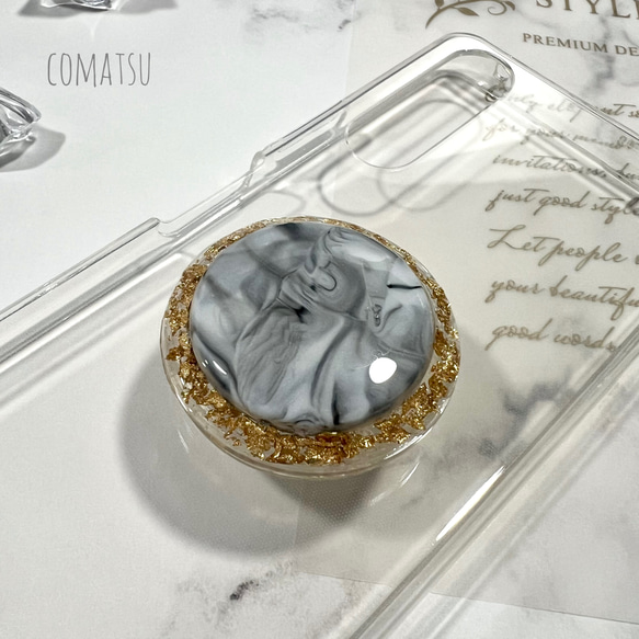 [全機種対応]金箔仕立て*大理石調マーブル グリップソケットホルダー付きスマホケース 指かけ落下防止 ソフトスマホカバー 1枚目の画像