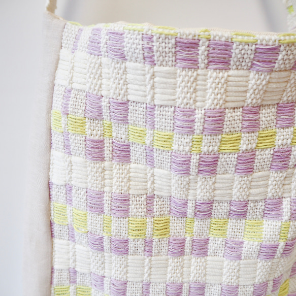 手織り生地とリネンの切り替えデザインショルダーバッグ(purple×yellow) 4枚目の画像