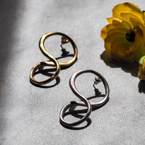 twist pierce／8の字ピアス（片耳）／silver925 《送料無料