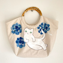 手描きの帆布バッグ♪猫と紫陽花 (キナリ) 1枚目の画像