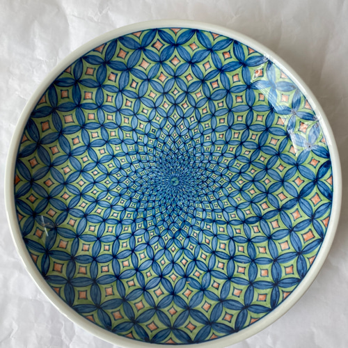 中皿 2枚 金彩 色絵付 花文様 宝文様 角富 平皿】【飾り皿】【送料無料】七宝つなぎ柄 手作陶 手描き 円形