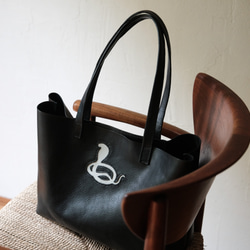 蛇（へび） トートバッグ の人気通販｜Creema(クリーマ) ハンドメイド