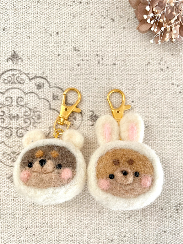 羊毛フェルト パグ キーホルダー 羊毛フェルト 黒パグキーホルダー - メルカリ