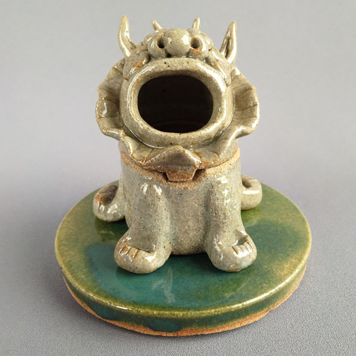シーサーの香炉 青磁釉 【商品番号：00350】 その他インテリア雑貨 や