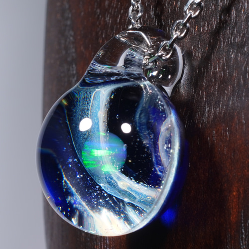 最新情報 ガラスの小宇宙 レインボーオパール Glass Yasuda ペンダント ネックレス、ペンダント、チョーカー