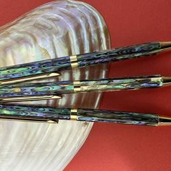 ボールペン　天然貝殻　アワビ貝　パールシェル　白蝶貝殻　黒蝶貝殻手作り　数量限定 1枚目の画像