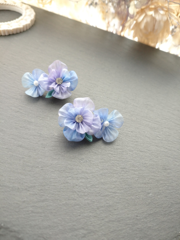 紫陽花ピアス・紫陽花イヤリング /透きとおるアジサイアクセサリー/透け感/再販まつり2024/浴衣/イヤーカフ/青紫 5枚目の画像