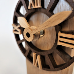 無垢材　木の置き時計　ローマ数字 2枚目の画像