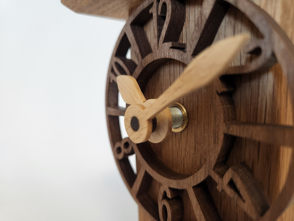 無垢材　木の置き時計　アラビア数字 2枚目の画像