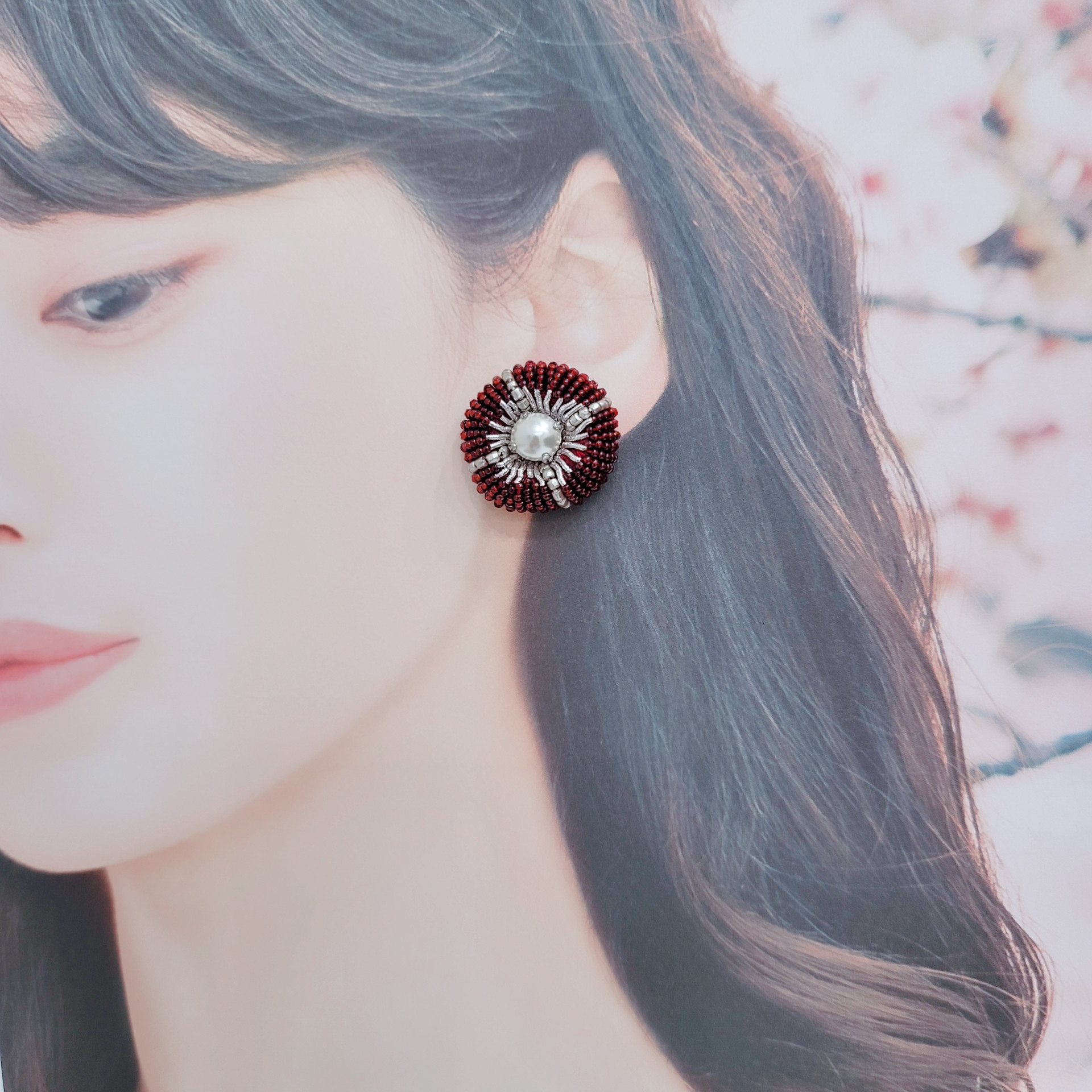 【pierce/earring】クールな丸ピアス/イヤリング[ワインレッド][オートクチュール刺繍]