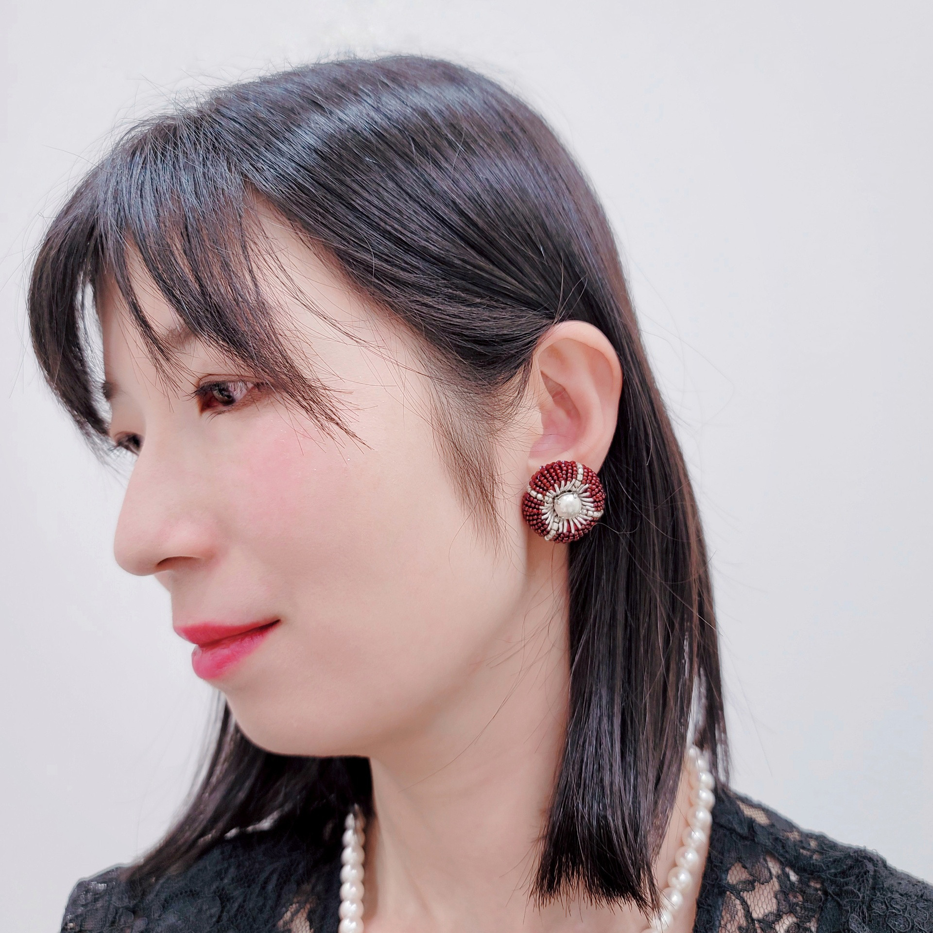 【pierce/earring】クールな丸ピアス/イヤリング[ワインレッド][オートクチュール刺繍]