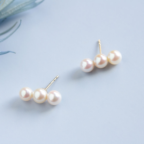 あこや真珠 】ベビーパールの3連スタッドピアス 14Kgf ピアス