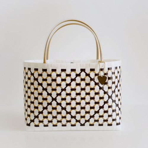【新同・送料込】マルニマーケット ☆ カゴバッグ プラカゴバッグ MARNI(マルニ) かごバッグ(レディース) - 海外通販のBUYMA
