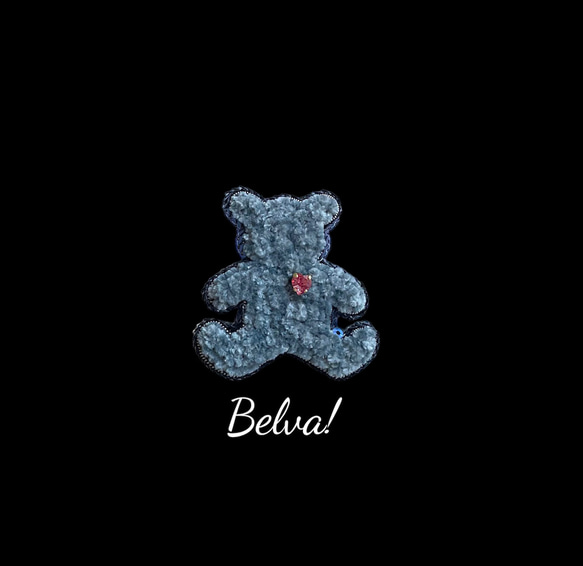 ビーズ刺繍のブローチ　-テディベア(グレー)-teddy bear 1枚目の画像