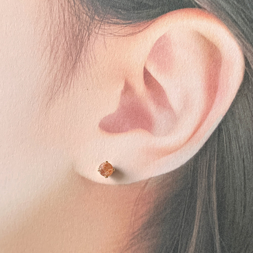 ル 年末のプロモーション サンストーンの一粒ピアス ピアス（スタッド・一粒） Blue ピアス