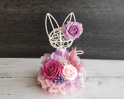 ちびねこ造花フラワーアレンジ　ピンクのフリルローズ　ミニ白薔薇など　卓上花 cc81085945fccc03bedae31420cf61