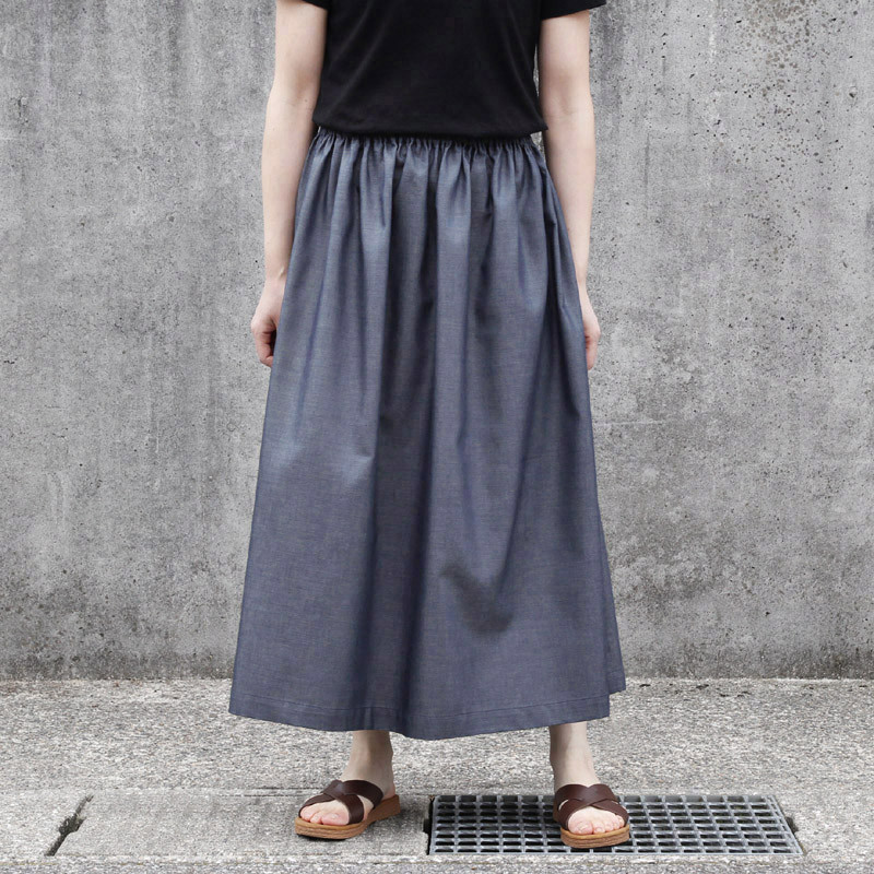 暑い季節も快適、ソフトな風合い 先染めデニムスカート（ インディゴ ）ブルー ポケット ソフト デニム