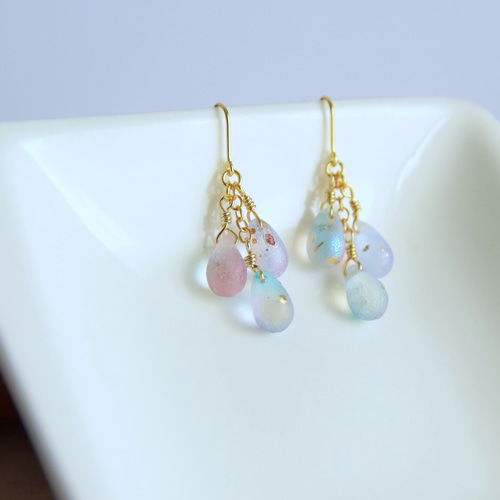 チェコガラスビーズ3粒ピアス、イヤリング ミックスカラー ピアス