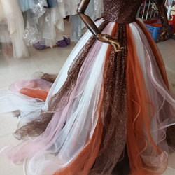 送料無料！ ブラウン　茶色　輝きな光彩を放つ キラキラチュールカラードレス 可愛い 編み上げ プリンセスドレスオーバード 8枚目の画像