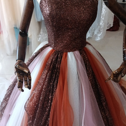 送料無料！ ブラウン　茶色　輝きな光彩を放つ キラキラチュールカラードレス 可愛い 編み上げ プリンセスドレスオーバード 7枚目の画像