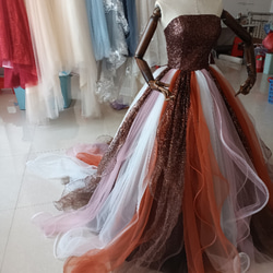 送料無料！ ブラウン　茶色　輝きな光彩を放つ キラキラチュールカラードレス 可愛い 編み上げ プリンセスドレスオーバード 5枚目の画像