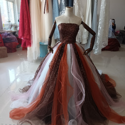 送料無料！ ブラウン　茶色　輝きな光彩を放つ キラキラチュールカラードレス 可愛い 編み上げ プリンセスドレスオーバード 2枚目の画像
