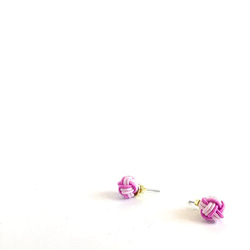 水引“Mizuhiki”製作　梅花　粉色的　球形耳環　雙色　bi-color 第7張的照片