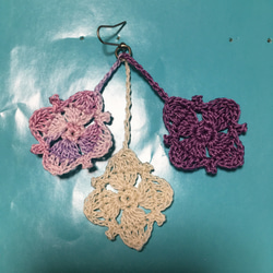【編むアクセサリー】レース編みの可憐な紫陽花のピアス 2枚目の画像