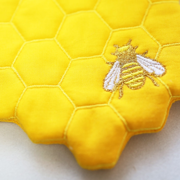 ハチの巣コースター　 2枚目の画像