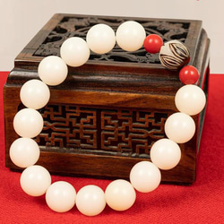 ♢天然白菩提珠♢ブレスレット♢内なる平穏と知恵をもたらす 1枚目の画像